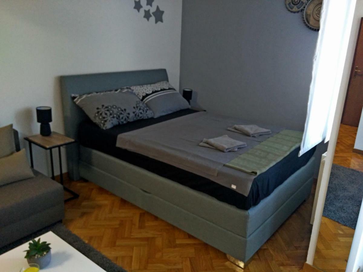 Time Keeper - Self Check In Appartement Osijek Buitenkant foto