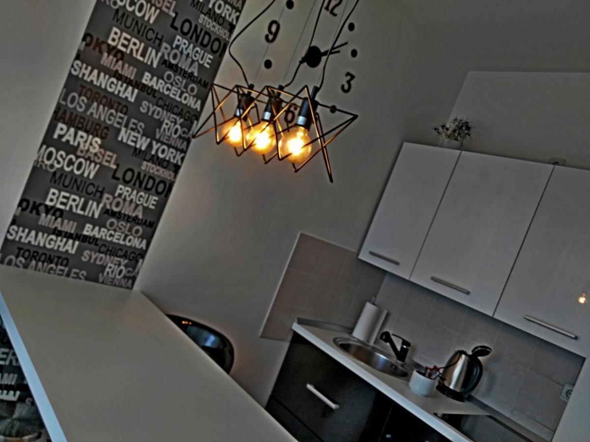 Time Keeper - Self Check In Appartement Osijek Buitenkant foto